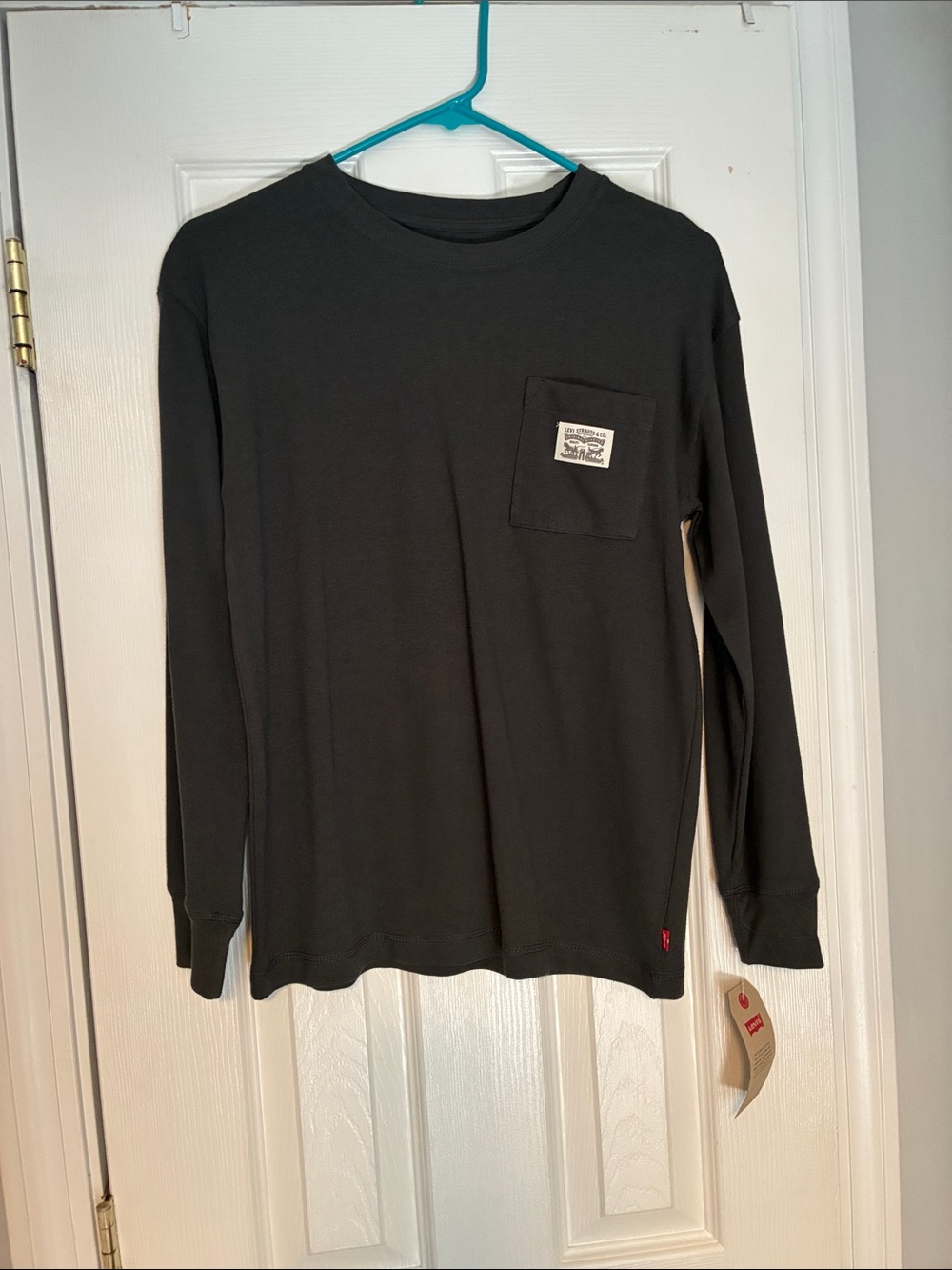 Levi's Men's Long Sleeve Pocket Tee — Charcoal Black